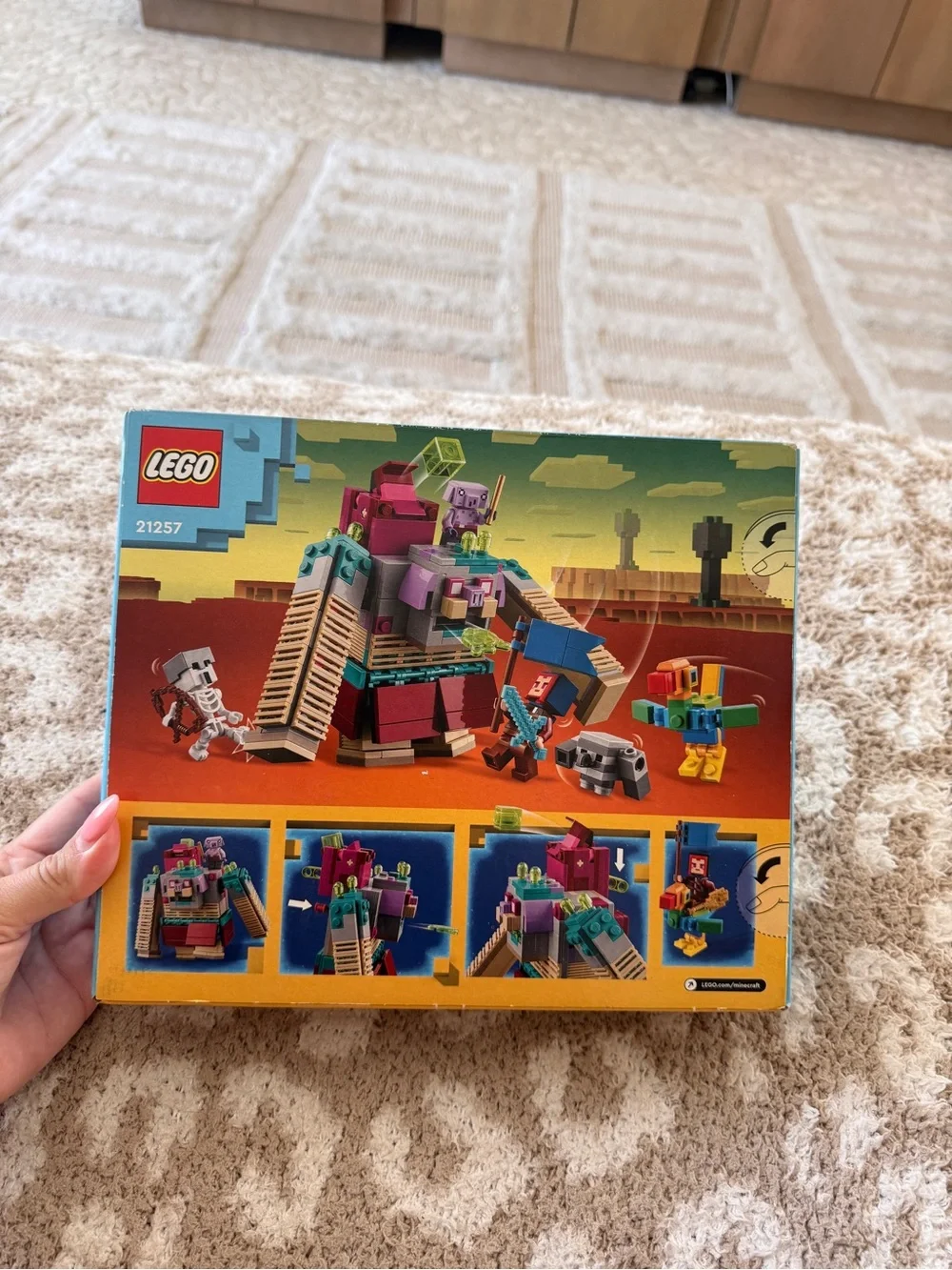 New. Lego Minecraft Buildable Devourer Showdowm